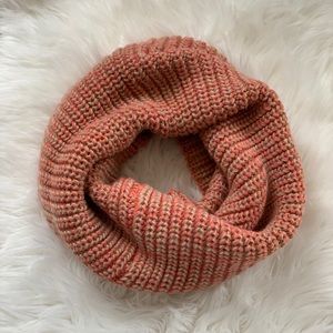🧶NWoT Chunky infinity scarf🧶